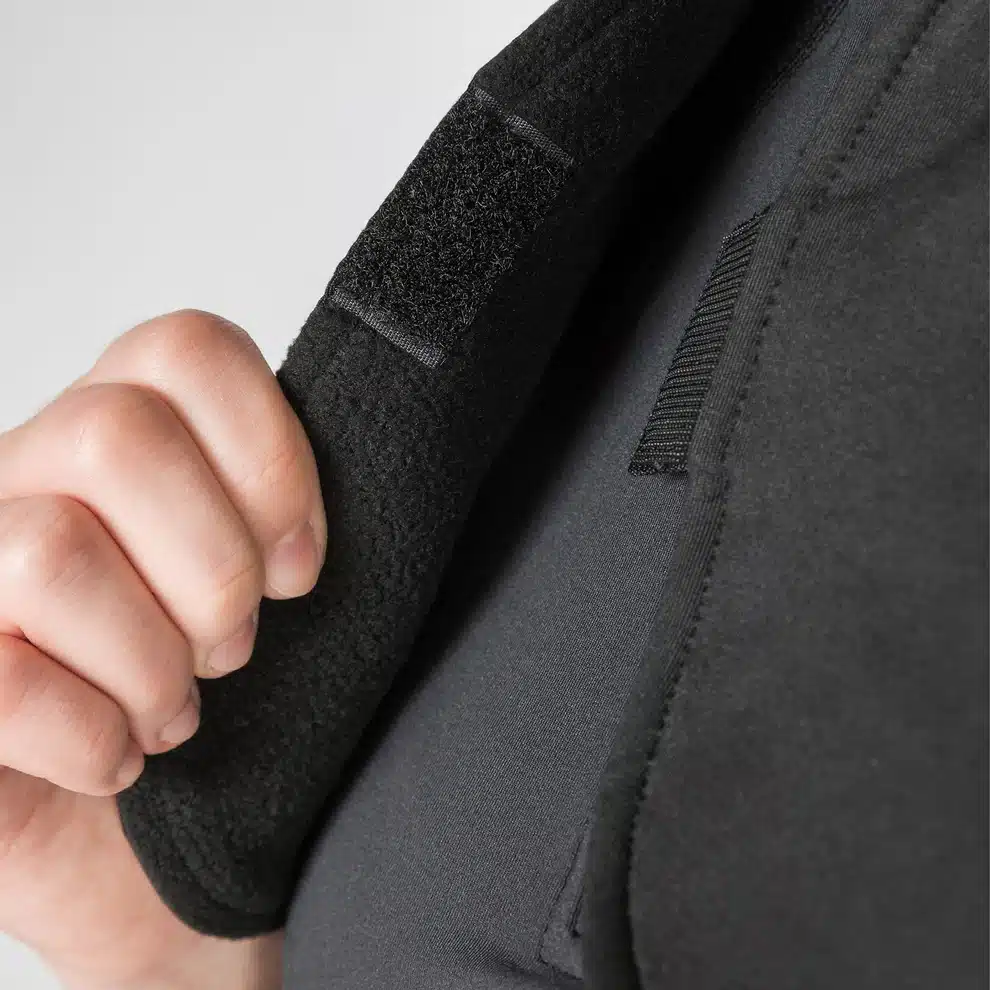 effektivt nackskydd till människa amethyst ger värme vid kyligt väder med welltex som ökar blodcirkulation tar bort smärta från back on track bra pris ridkläder