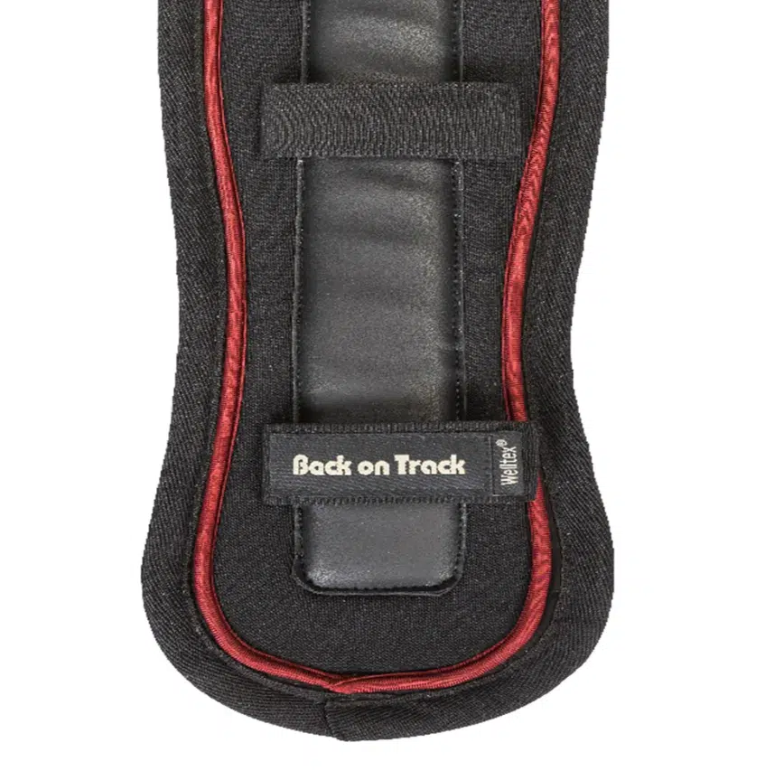 effektivt selunderläg anatomiskt utformat med welltex från back on track ökar blodcirkulationen och mjukar upp muskler under arbete bra pris hästutrustning longering tömkörning