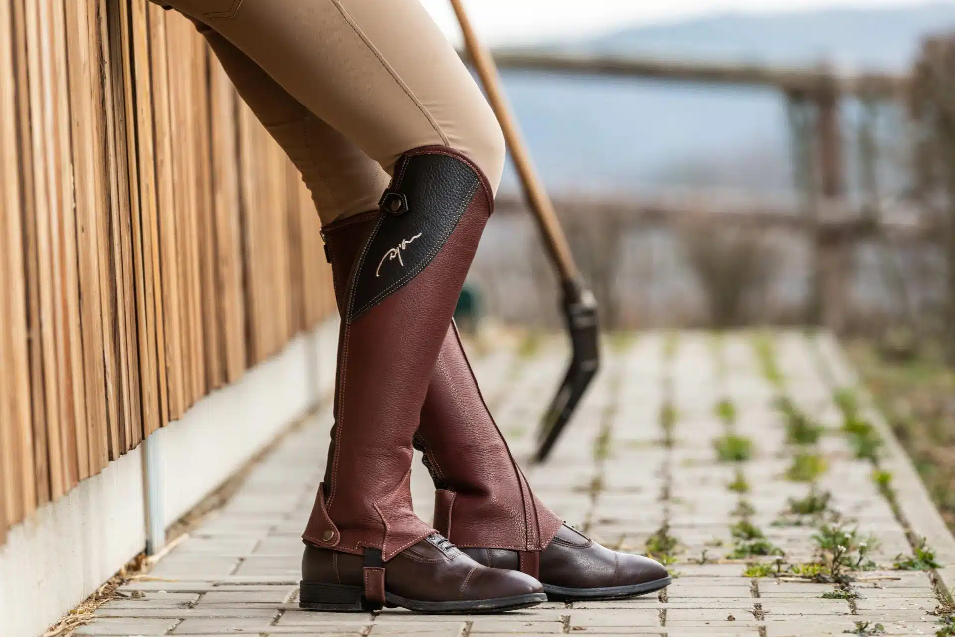 exklusiva läderchaps shortchaps minichaps till ryttare från dyon i läder av hög kvalité modell orginal
