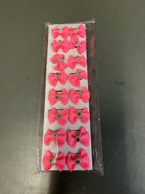 prisvärda manrosetter rosetter till djur hund häst från globus sport med sten bling bra pris pälsvård