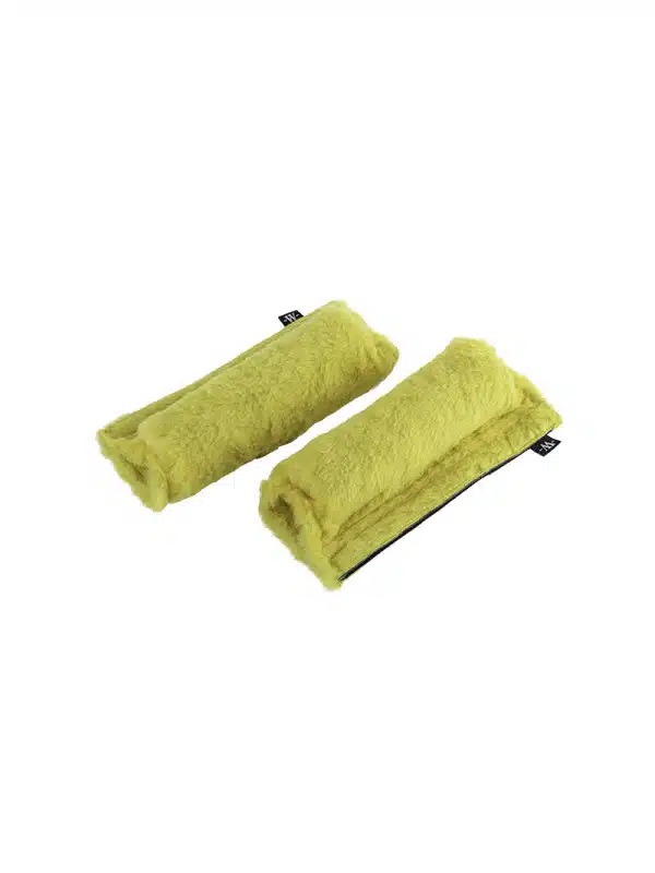 prisvärda skyggläder i teddy till travhästen förhindrar att de kan se bakåt ger bättre koncentration 5cm 3cm från wahlsten bra pris travutrustning