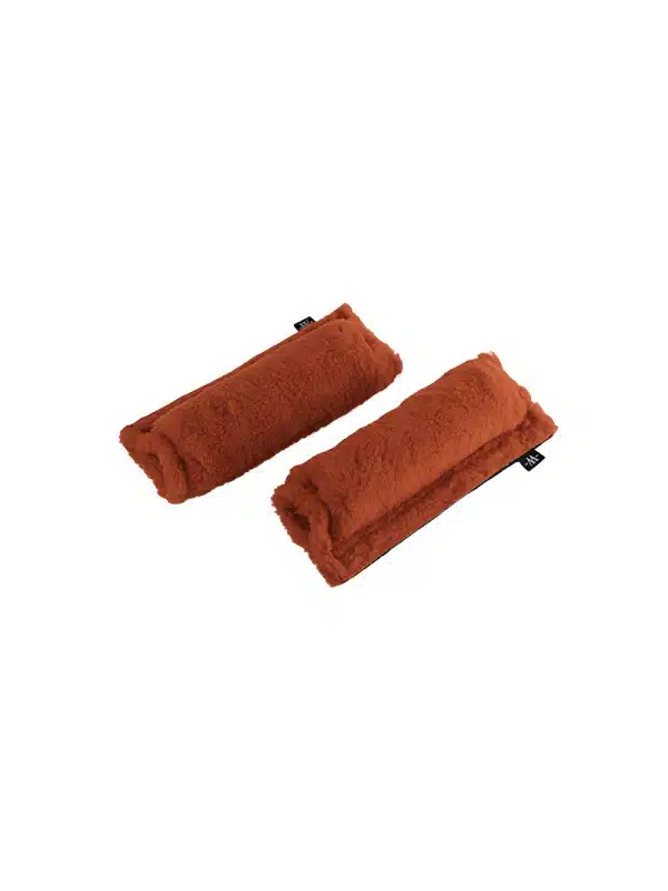 prisvärda skyggläder i teddy till travhästen förhindrar att de kan se bakåt ger bättre koncentration 5cm 3cm från wahlsten bra pris travutrustning