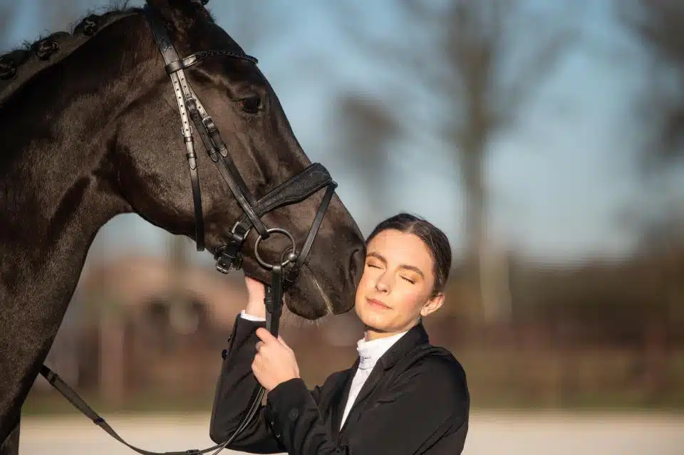 prisvärd billig plastrong till ryttare tävling dressyr med bling från Equipage swift bra pris exklusiv ridkläder