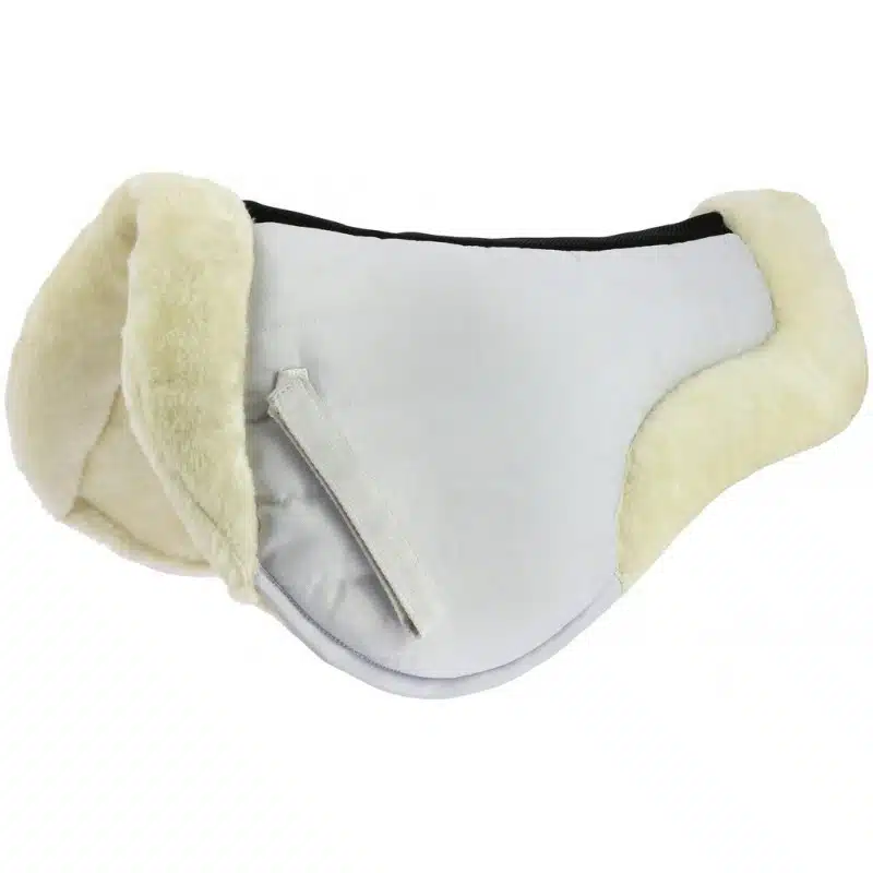prisvärd sadelpad som ger stötdämpning med mesh teddy från equithéme cushion back pad bra pris sadeltillbehör hästutrustning