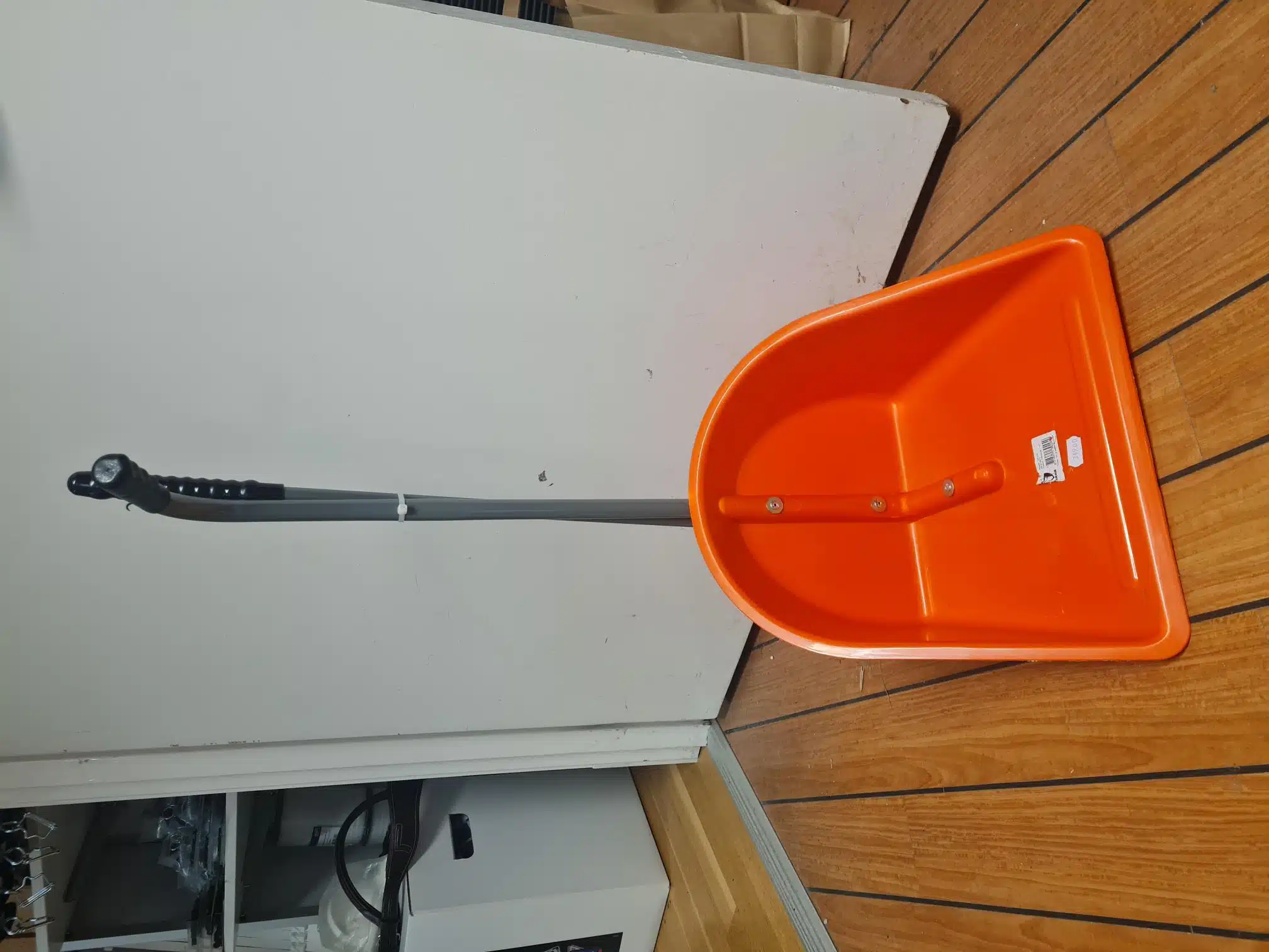 prisvärd gödselplockare från horka för att ha i transporten ridhus stall smidig bra pris stalltillbehör