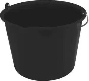 foderspann vattenspann hink för utfodring vattning häst i box hage från v-plast 20l bra pris stallinredning