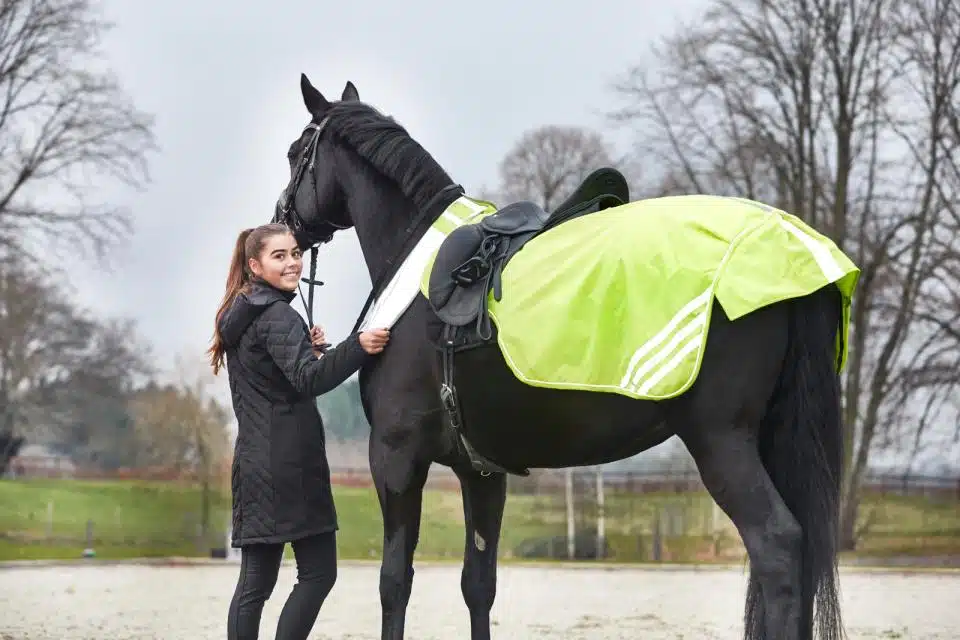 effektivt reflexridtäcke skrittäcke reflex med bogskydd från horse guard jamie för synlighet trafik mörker fodrat bra pris ridning