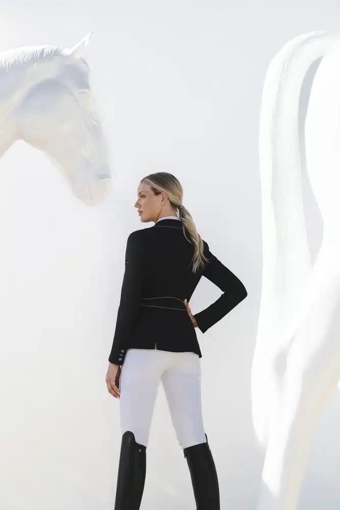 exklusiv tävlingskavaj frackett kort frack till ryttare dam från pikeur cecile med bling bra feminin passform bra pris märkeskläder ridkläder fraktfri fri frakt