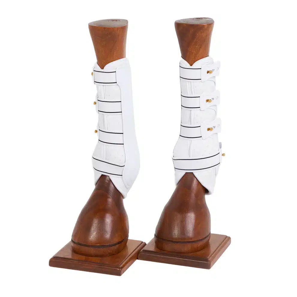 exklusiva heltäckande dressyrskydd royal work boot ffrånback on track med welltex benskydd fram ökar blodcirkulationen i hästens ben bra pris hästutrustning fri frakt fraktfritt