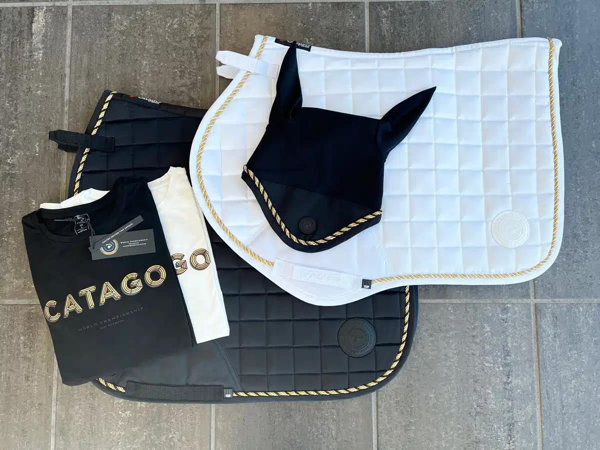effektivt exklusivt schabrak dressyrschabrak från catago fir-tech elegant world championship ökar blodcirkulationen i muskler limited edition bra pris hästutrustning fri frakt fraktfritt