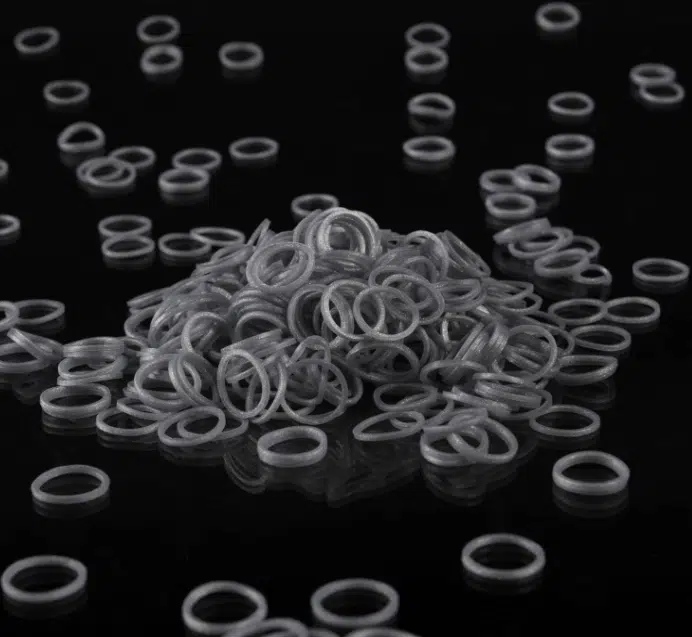 prisvärda glittriga gummiband i påse för att fläta knoppa hästens man och svans silver guld från globus sport bra pris pälsvård tävling uppvisning häst