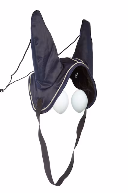 effektiv öronhuva huva ryckhuva med bollar till häst från finn tack pro för travsport travhäst tävling träning klippning transport ljuddämpande bra pris travutrustning hästutrustning