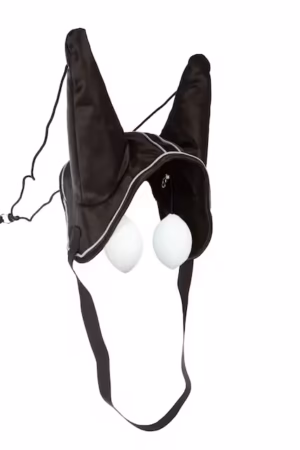 effektiv öronhuva huva ryckhuva med bollar till häst från finn tack pro för travsport travhäst tävling träning klippning transport ljuddämpande bra pris travutrustning hästutrustning