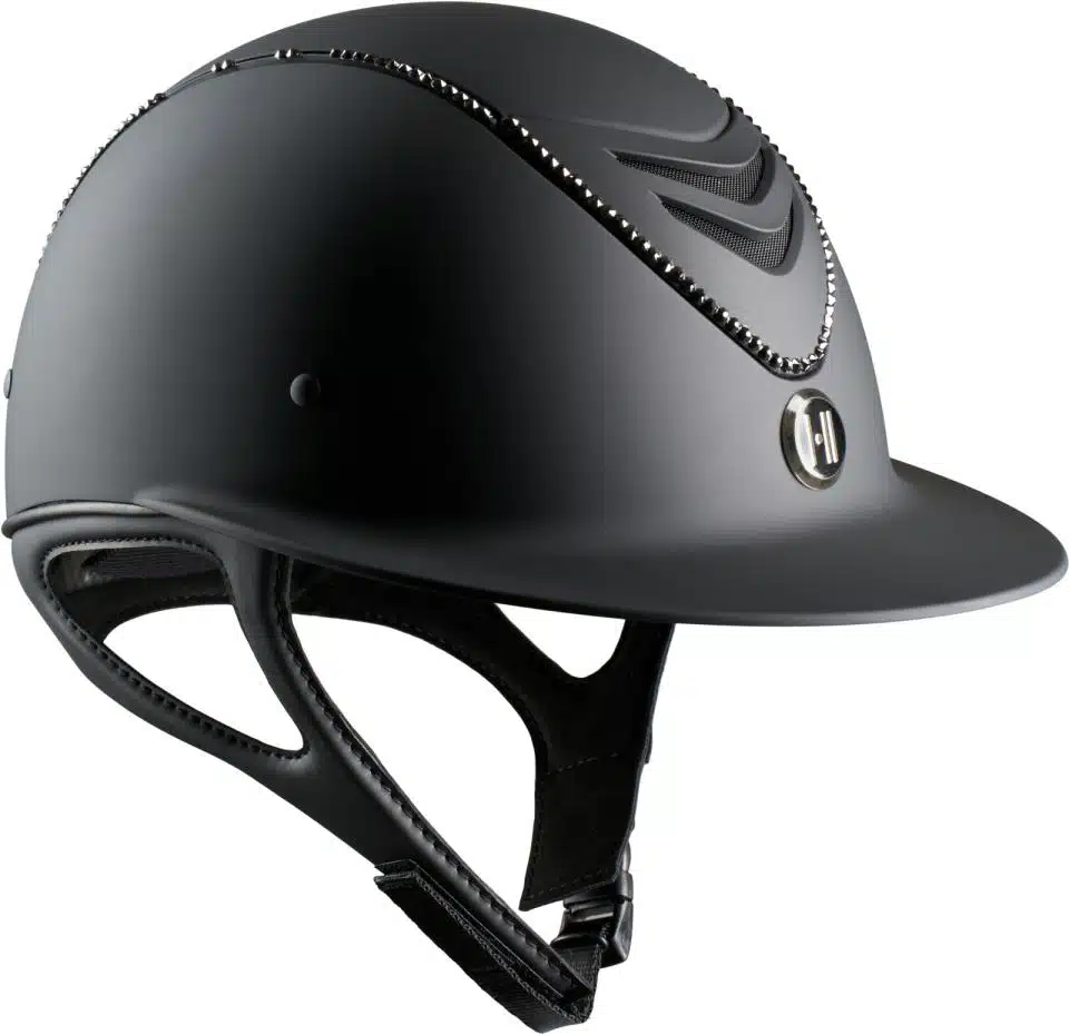 säker snygg ridhjälm till ryttare för ridning av häst oneK avance matte lux swarovski nyhet med mips för extra säkerhet skyddar mot hjärnskakning hjärnskador vid fall bra pris ridkläder fri frakt fraktfritt