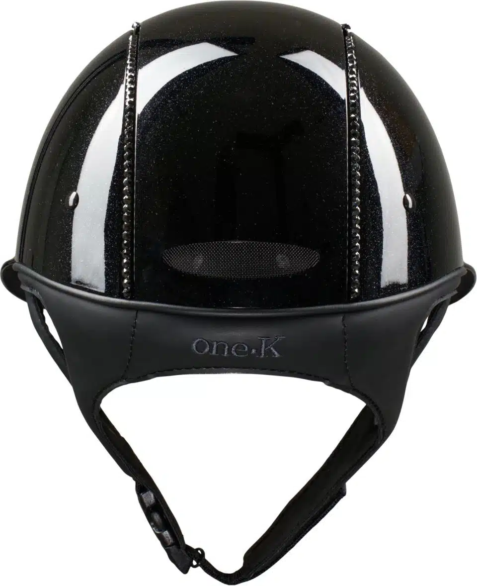 säker snygg ridhjälm till ryttare för ridning av häst oneK avance shimmer blank lux swarovski nyhet med mips för extra säkerhet skyddar mot hjärnskakning hjärnskador vid fall bra pris ridkläder fri frakt fraktfritt