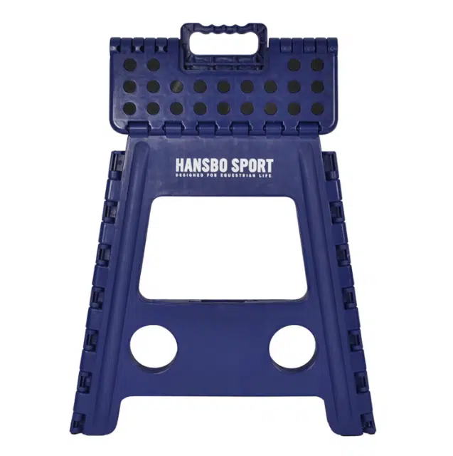 trevlig prisvärd stallpall ihopfällbar vikbar för uppstigning på häst från hansbo sport 39cm hög perfekt för resa tävling bra pris hästprodukter hästutrustning ryttare
