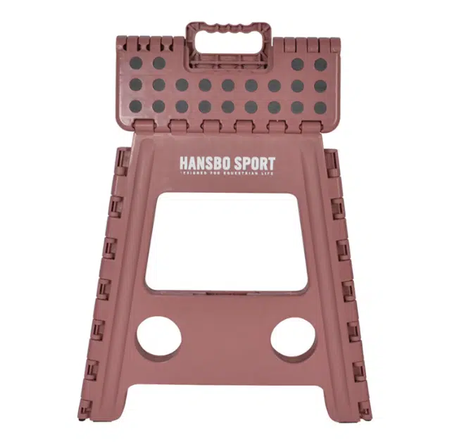 trevlig prisvärd stallpall ihopfällbar vikbar för uppstigning på häst från hansbo sport 39cm hög perfekt för resa tävling bra pris hästprodukter hästutrustning ryttare