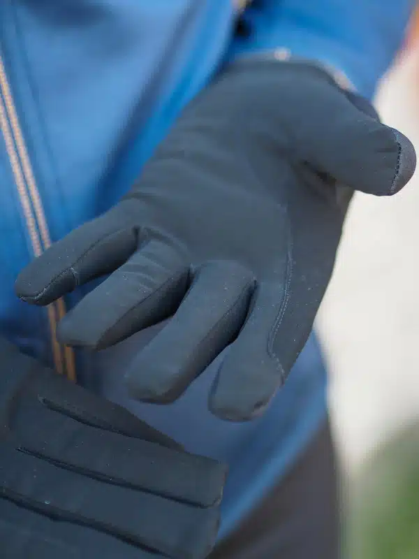 trevlig mjuk ridhandske fodrad från wahlsten essi softshell med kardborrefäste reflexdetaljer sköna med bra grepp för ryttare bra pris ridkläder
