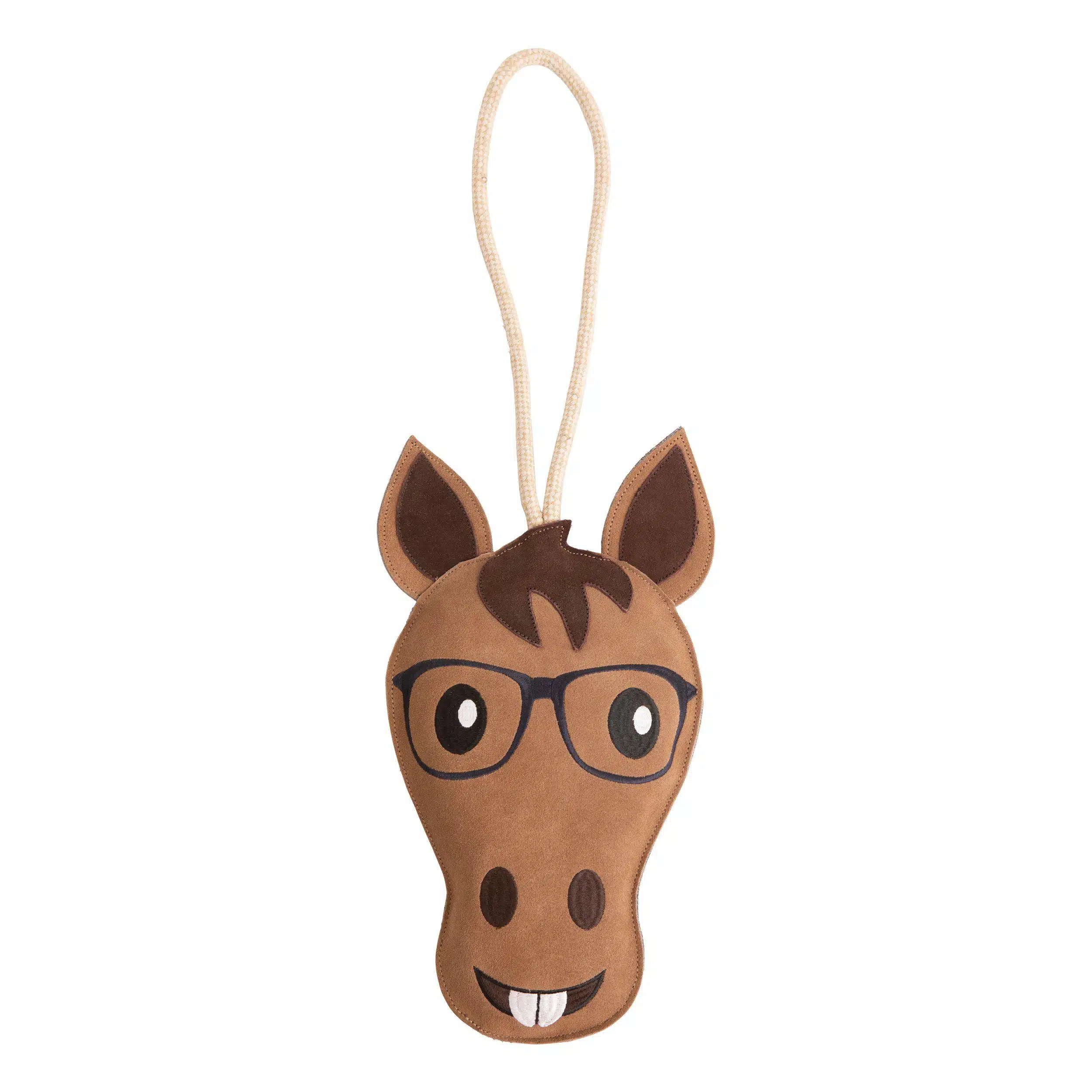 söt hästleksak som du kan fästa morötter till för aktivitet i box vid resa eller tävling som maskot från källquist equimojis bra pris inredning stall the brainiac